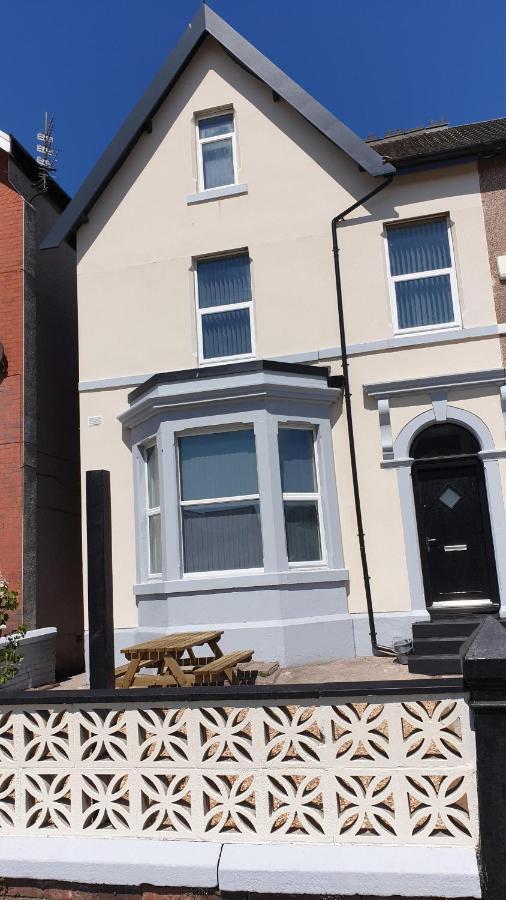 Coast Accommodation Station Road Apartments Blackpool Exterior foto